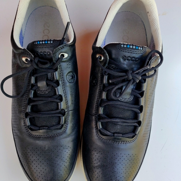 Black runners/sneakers - Picture 1 of 7